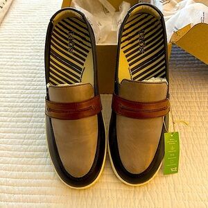Taos Upward loafer size 8M